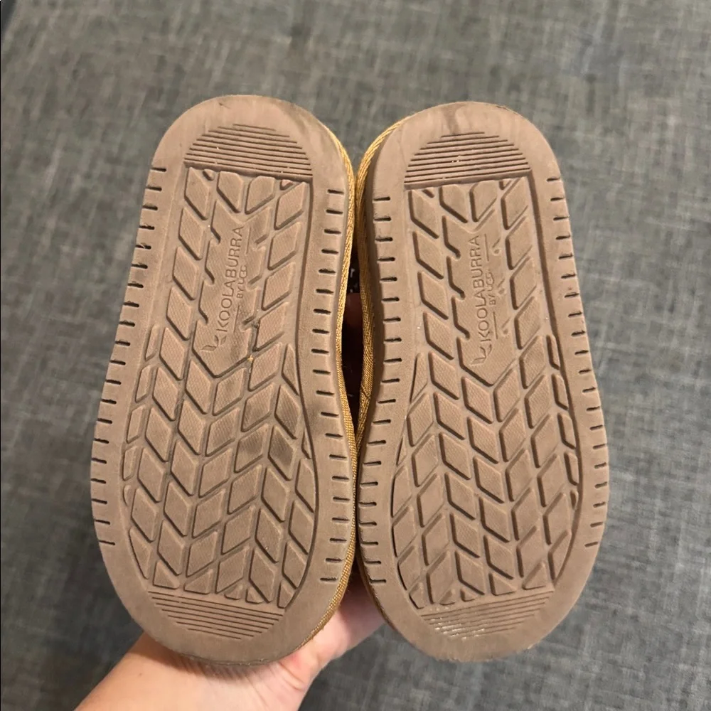 Koolaburra by UGG Kids T Koola Mini Boot Chestnut – Size US 9 (EU 26)